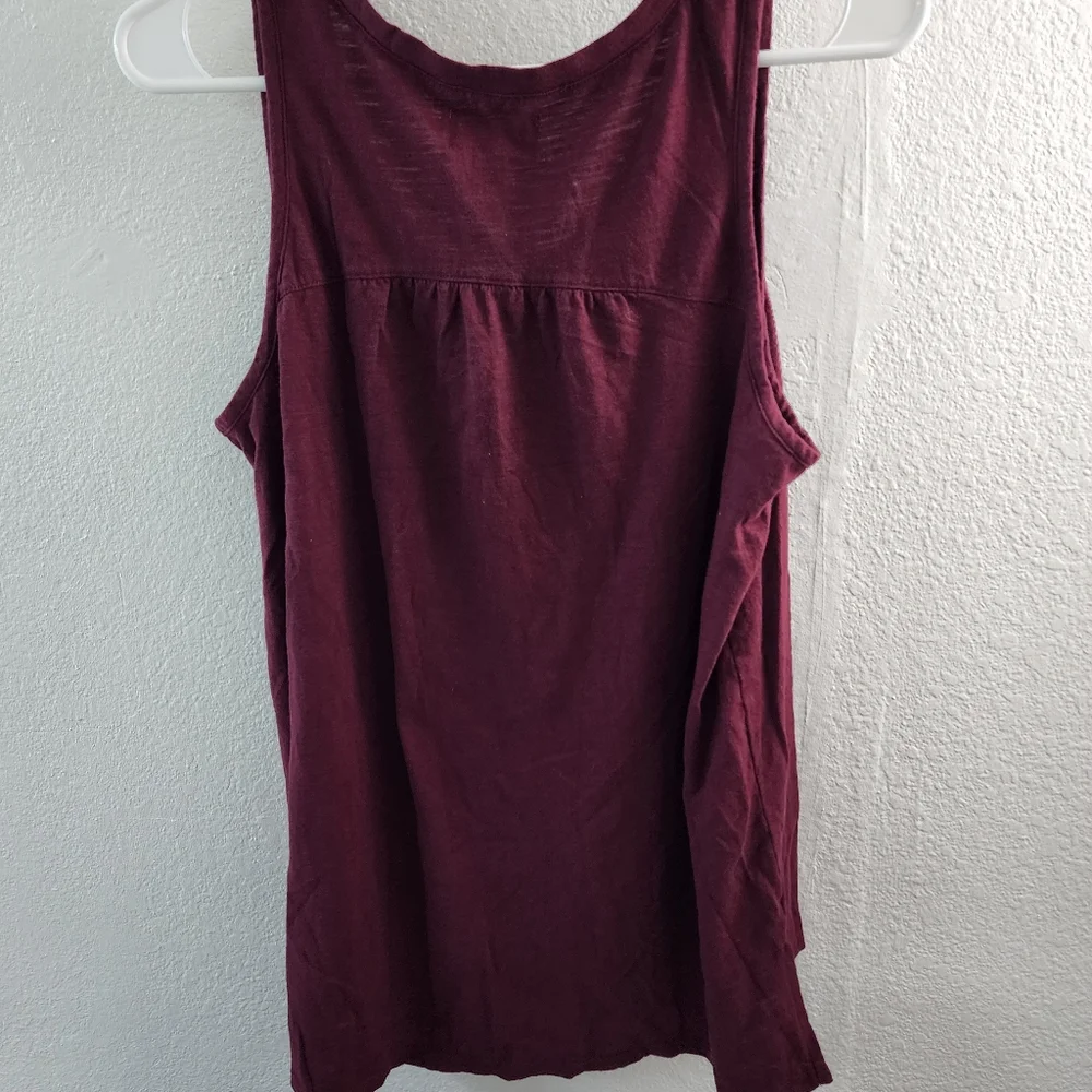 Cute Maroon Sleeveless Top - Picture 2 of 4
